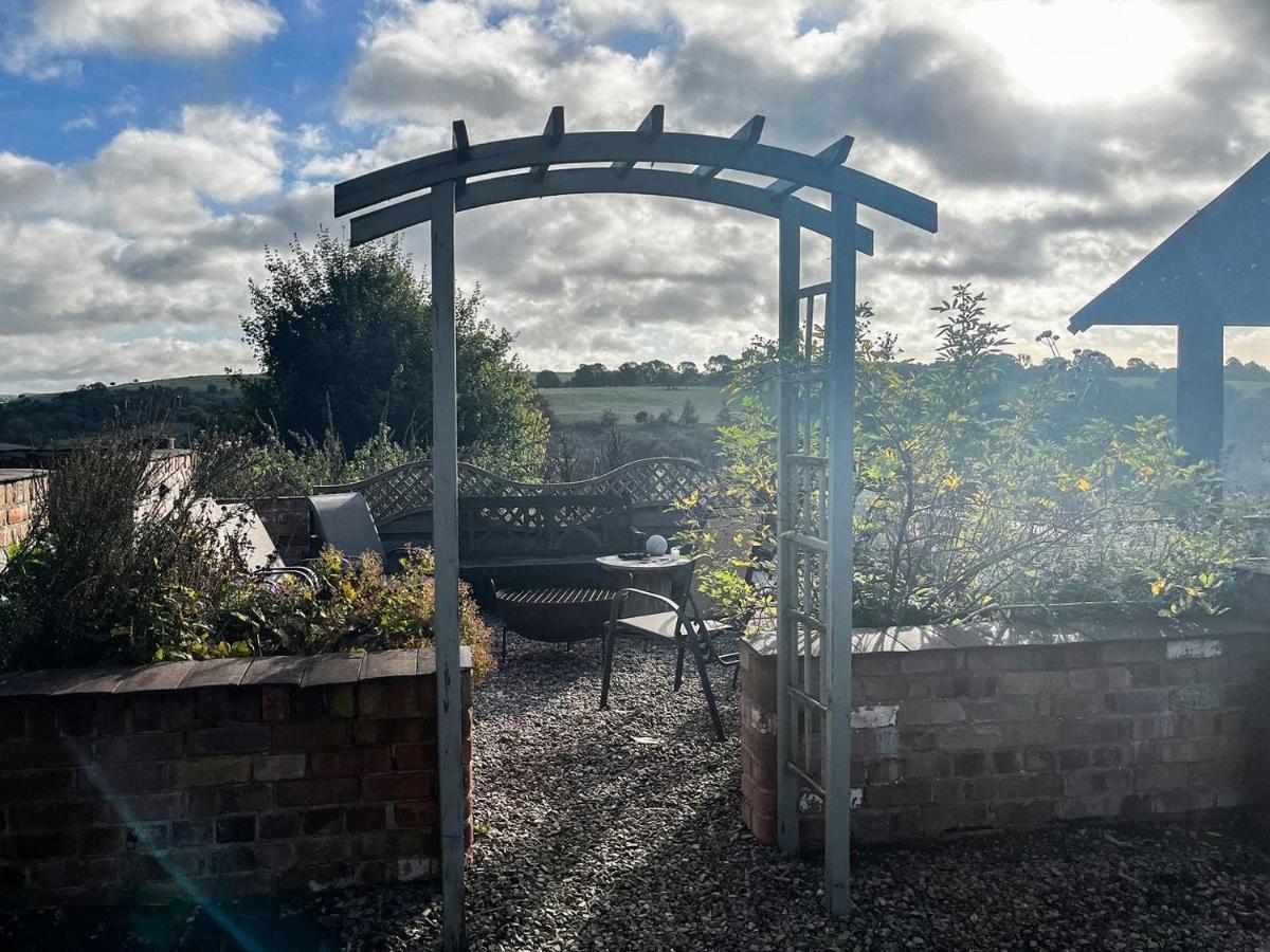 Lea Hall Farmhouse Tissington Exterior photo